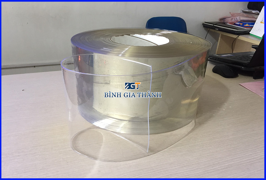 LẮP ĐẶT RÈM NHỰA CHỐNG THOÁT NHIỆT CHO KHO LẠNH - RÈM NHỰA PVC