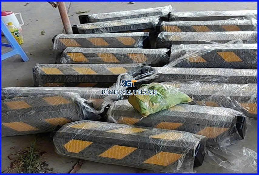 CỤC CHẶN LÙI XE 110x160x560mm