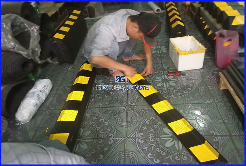 THANH ỐP CỘT PHẢN QUANG