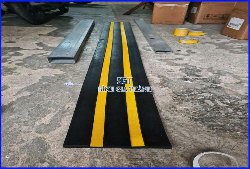 CAO SU ỐP CỘT TRÒN NHÀ XƯỞNG