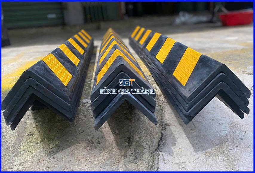 ỐP CỘT CAO SU 900mm