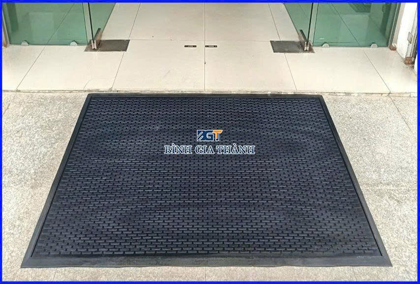 Cao-su-lot-san-chui-chan