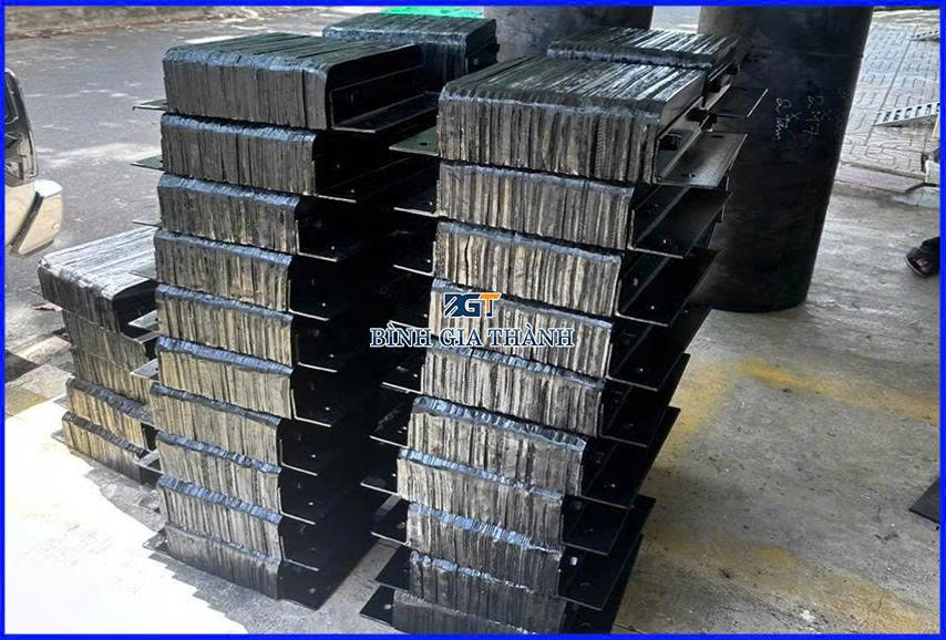 CAO SU GIẢM CHẤN CHO DOCK LEVELER