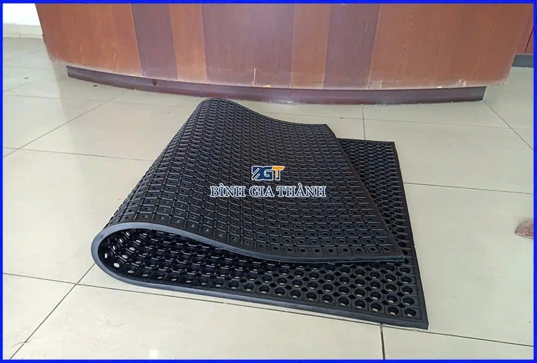 THẢM CAO SU THOÁT NƯỚC THẢM CAO SU THOÁT NƯỚC