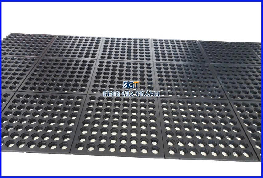 cao-su-chong-truot-khu-vuc-pha-che