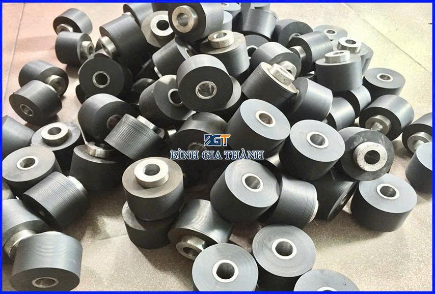 cao-su-tron-chong-rung-be-may