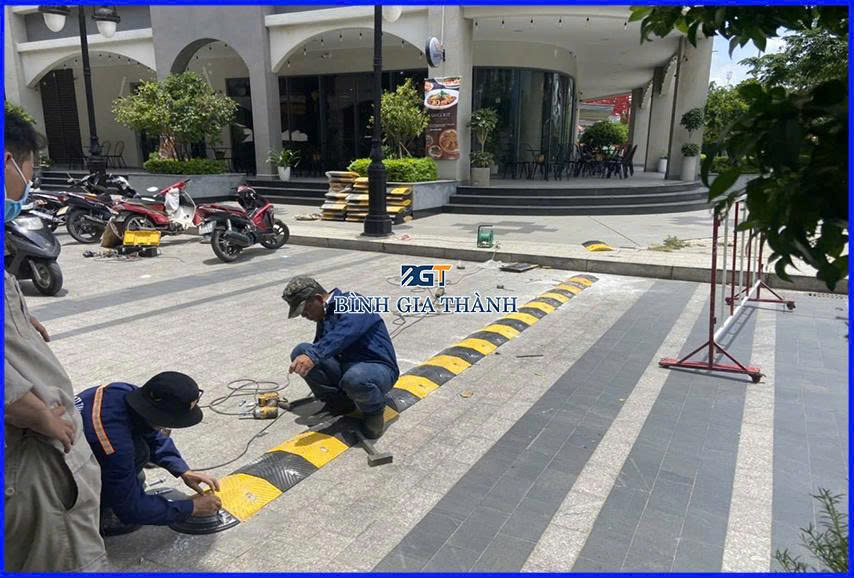 GỜ GIẢM TỐC PHẢN QUANG GỜ GIẢM TỐC PHẢN QUANG