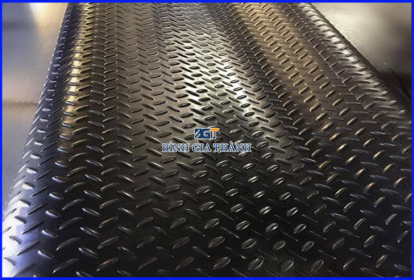 CAO SU CHỐNG TRƯỢT CÓ RÃNH THOÁT NƯỚC - TẤM CAO SU ĐEN GIÁ TỐT CAO SU CHỐNG TRƯỢT CÓ RÃNH THOÁT NƯỚC - TẤM CAO SU ĐEN GIÁ TỐT