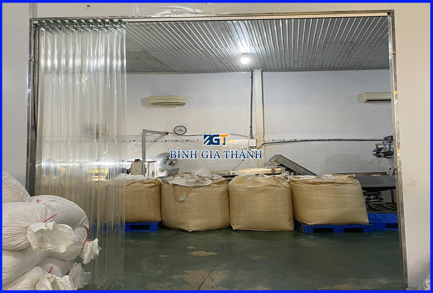 RÈM NHỰA PVC TRONG SUỐT - LẮP ĐẶT RÈM NHỰA PVC TRONG SUỐT