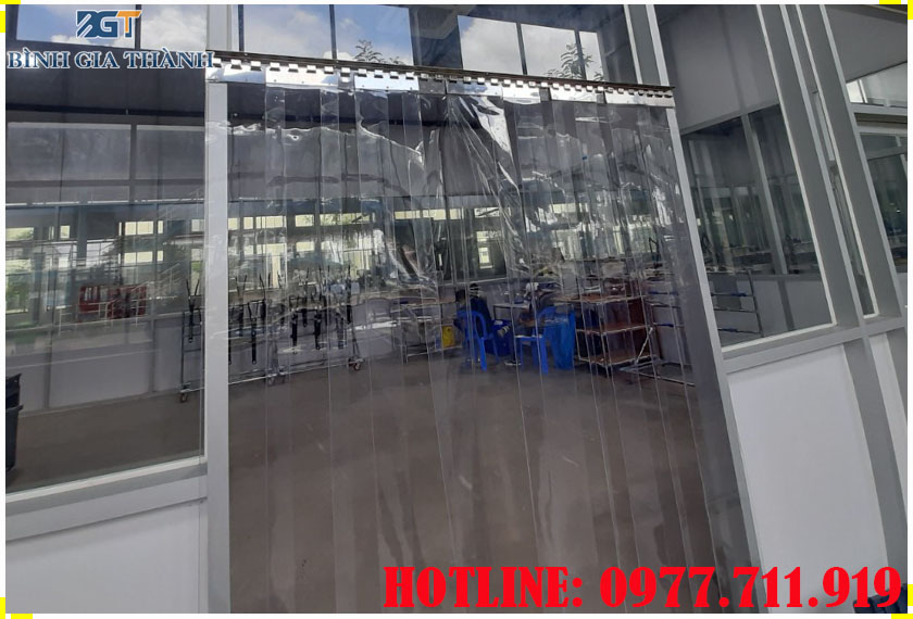 LẮP ĐẶT RÈM NHỰA PVC CHỐNG CÔN TRÙNG TẠI KHU CÔNG NGHỆ CAO