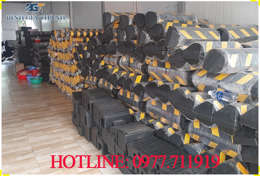 TRỤ/ TRỤ TIÊU/ CỌC TIÊU CAO SU CHỐNG VA ĐẬP - CAO SU LÕI THÉP TRỤ/ TRỤ TIÊU/ CỌC TIÊU CAO SU CHỐNG VA ĐẬP - CAO SU LÕI THÉP