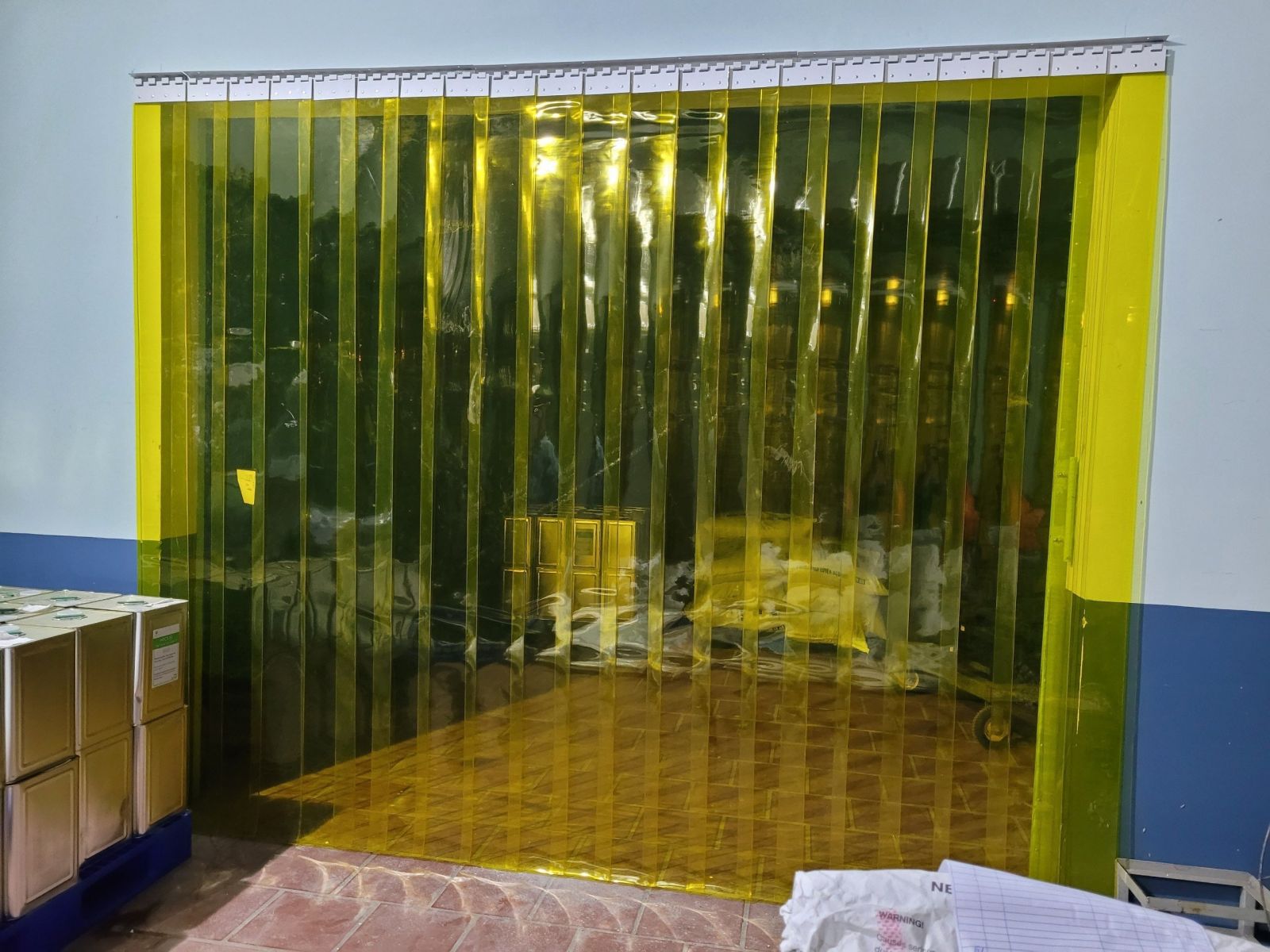 RÈM NHỰA PVC NGĂN LẠNH 1,5 MM RÈM NHỰA PVC NGĂN LẠNH 1,5 MM