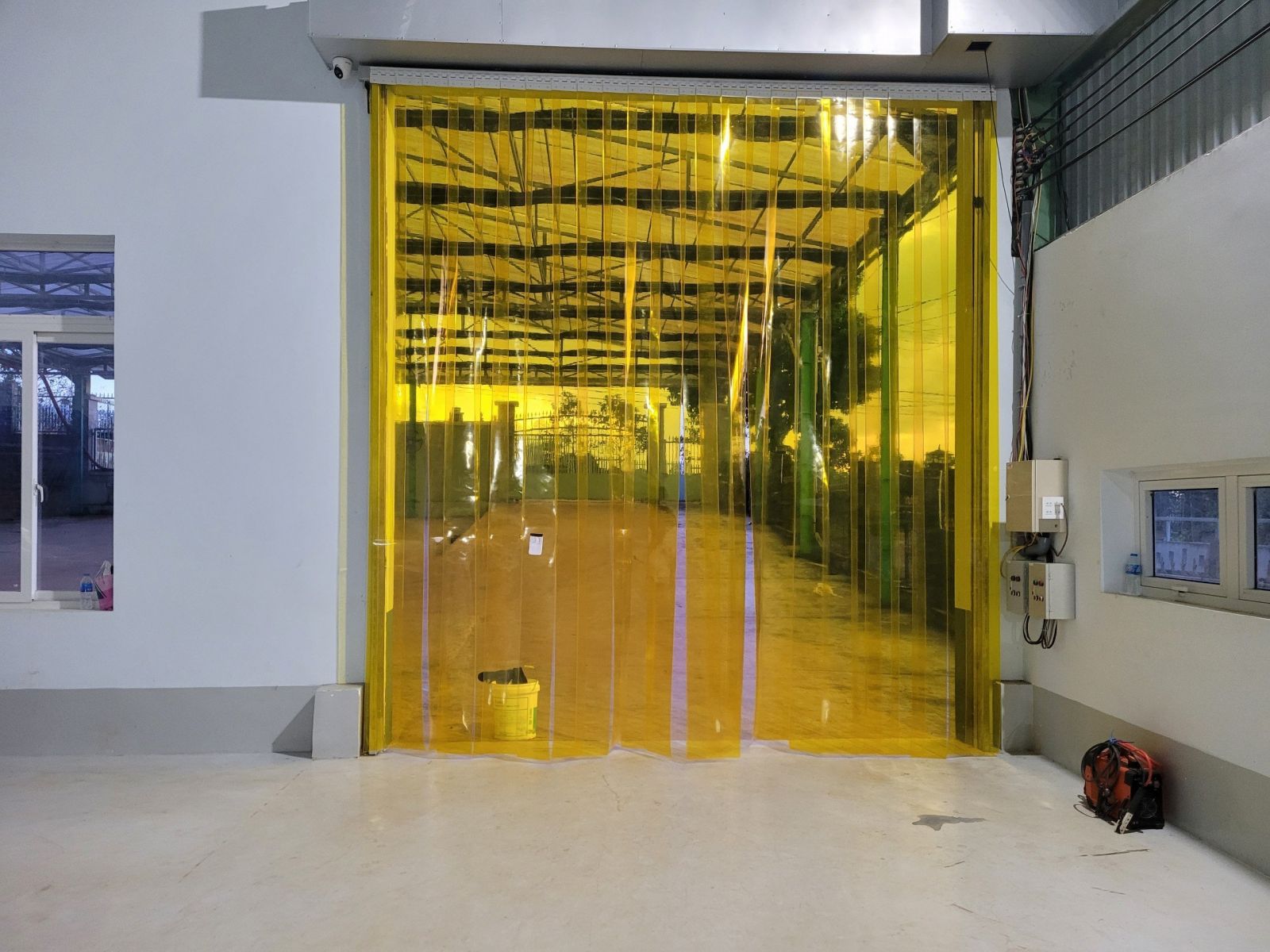 RÈM NHỰA PVC NGĂN LẠNH 1,5 MM RÈM NHỰA PVC NGĂN LẠNH 1,5 MM