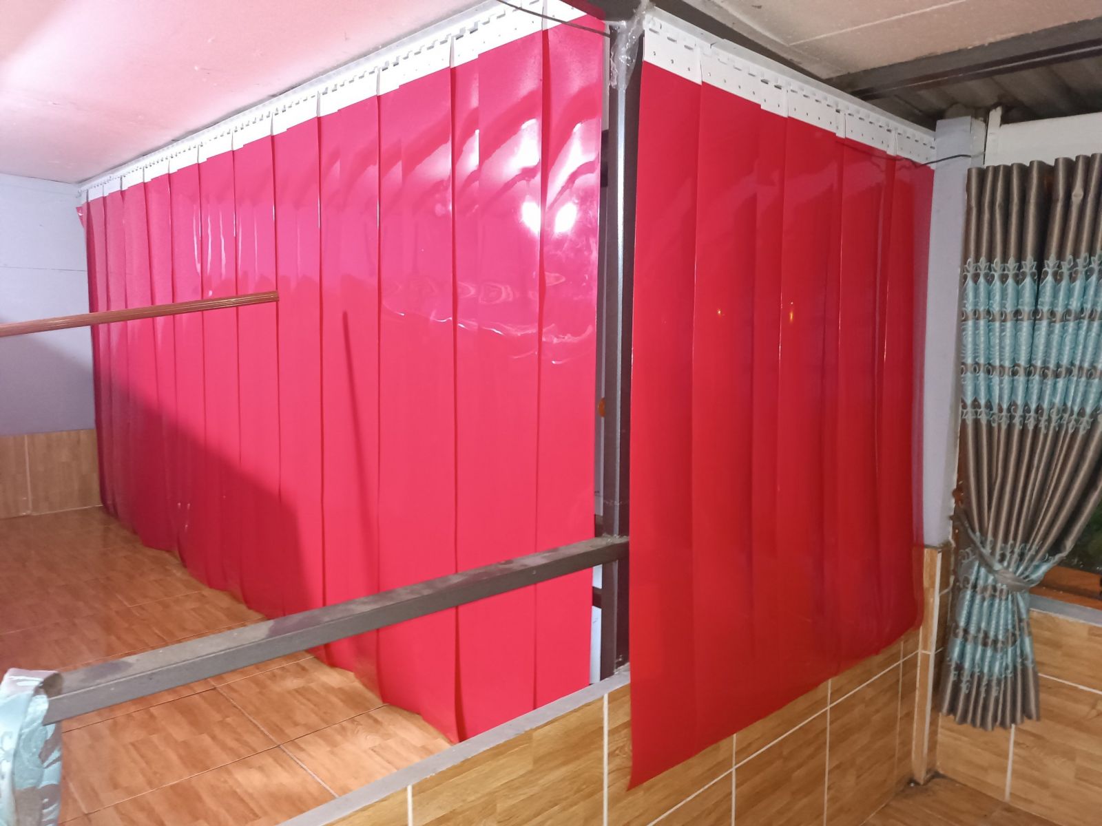 CÔNG DỤNG CỦA CÁC LOẠI MÀN (RÈM) NHỰA PVC