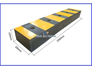 CAO SU CHỐNG VA ĐẬP GẮN VÀO NHÀ XƯỞNG