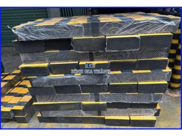 CAO SU CHỐNG VA ĐẬP GẮN VÀO NHÀ XƯỞNG