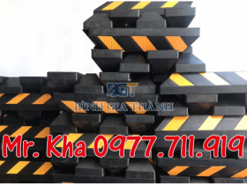 CỤC CHẶN BÁNH XE CAO SU