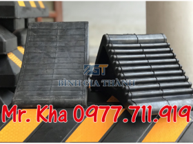 CỤC CHÈN BÁNH XE CAO SU