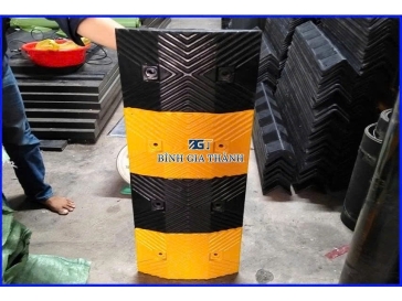 GỜ GIẢM TỐC BẰNG CAO SU PHẢN QUANG