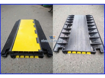 GỜ GIẢM TỐC CAO SU BẢO VỆ LUỒN DÂY ĐIỆN LOẠI 5 KHE