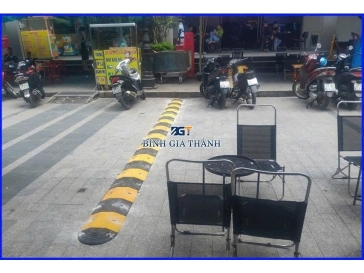 GỜ GIẢM TỐC CAO SU ĐÚC NGUYÊN KHỐI MÀU VÀNG ĐEN