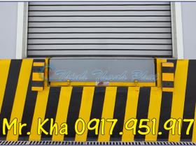 LẮP ĐẶT CAO SU CHỐNG VA ĐẬP CHO HỆ THỐNG CỬA KHO XUẤT HÀNG