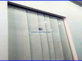 MÀN NHỰA PVC MÀU XÁM GHI VÀ TRẮNG SỮA