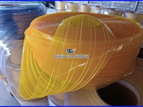 MÀN RÈM NHỰA PVC CÓ GÂN
