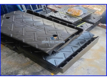 TẤM KÊ BẬC THỀM BẰNG CAO SU