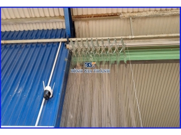 TẤM PVC CHẮN CÔN TRÙNG CỬA NHÀ XƯỞNG