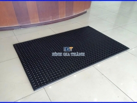 THẢM CAO SU CHỐNG TRƯỢT CHO HỒ BƠI