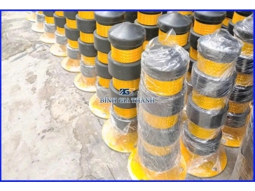 TRỤ TIÊU BẰNG SẮT BỌC CAO SU